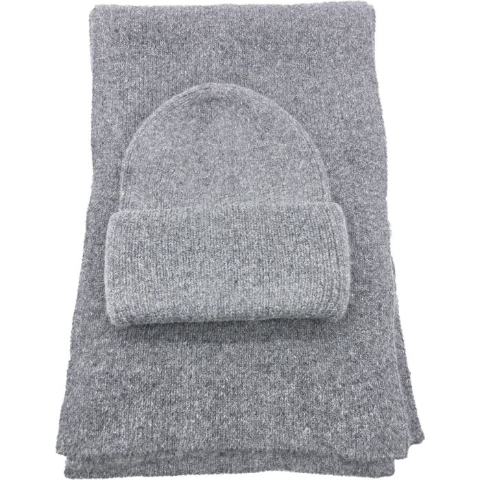 Winter Gift Set – Knitted Beanie & Scarf (2-Piece Set)