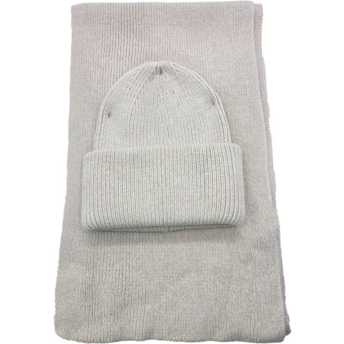 Winter Gift Set – Knitted Beanie & Scarf (2-Piece Set)