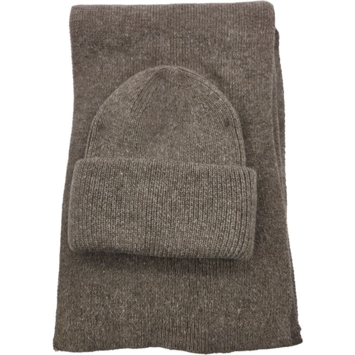 Winter Gift Set – Knitted Beanie & Scarf (2-Piece Set)